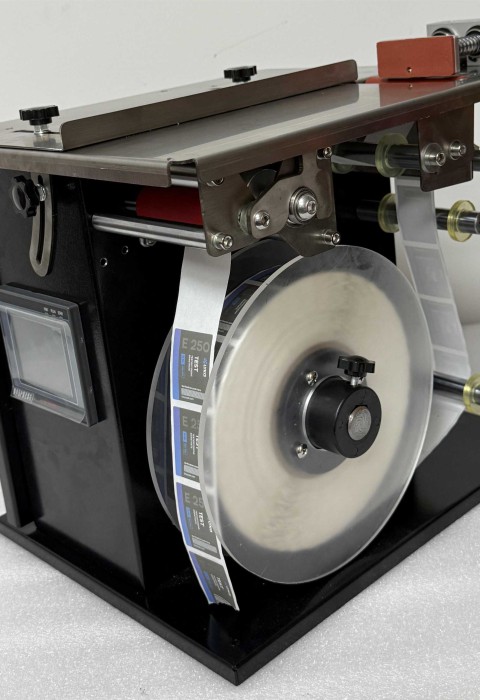 반자동 라벨링 기계